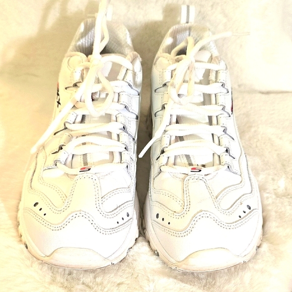 Skechers Energy Timeless Vision - White with Red Accent Athletic Shoes - Picture 2 of 6